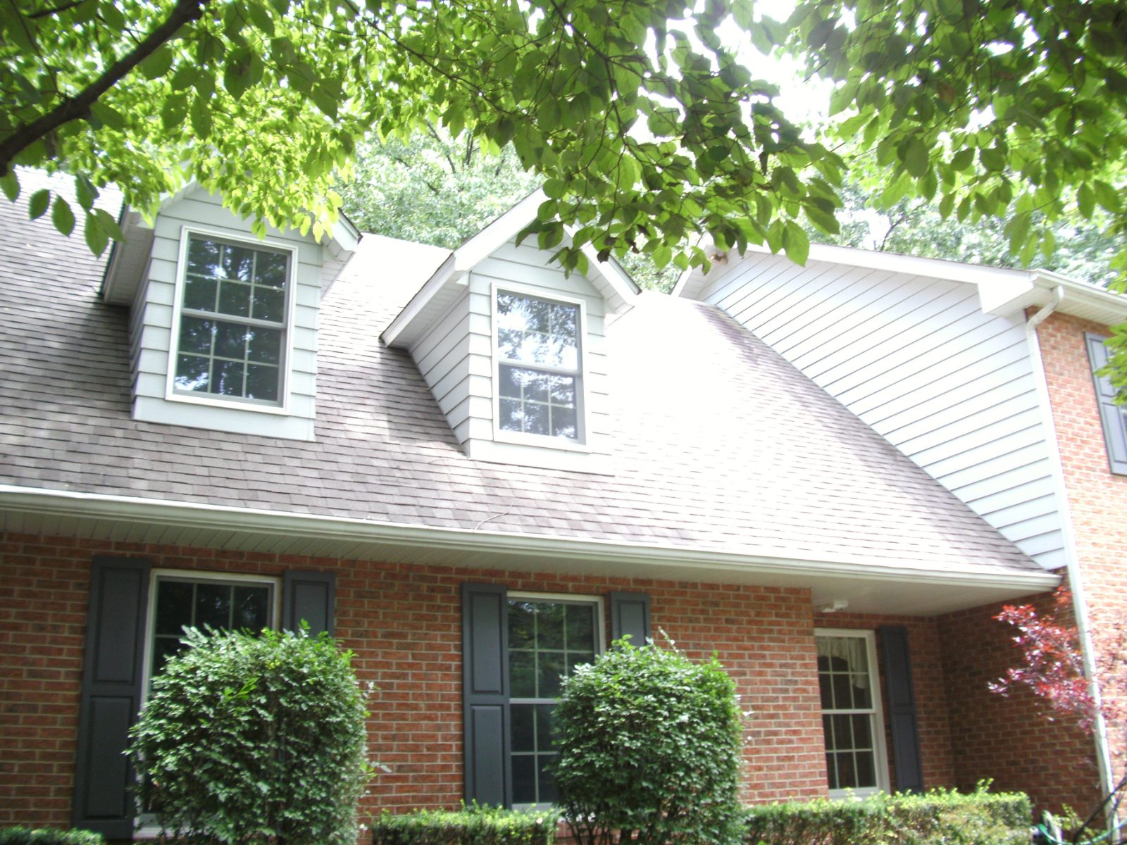 Roof covering and flashing detail